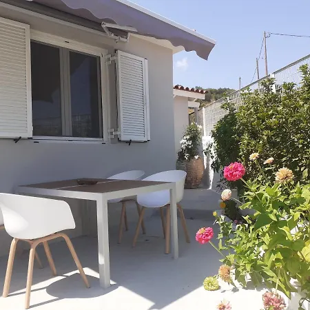 Modern By Constantinos