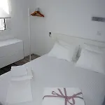 Modern Apartment By Constantinos カントリーハウス *
