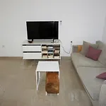 カントリーハウス Modern Apartment By Constantinos