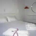 Modern Apartment By Constantinos カントリーハウス *