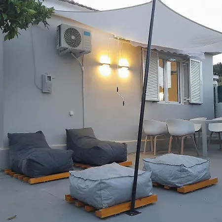 Modern 10mins From The Country house