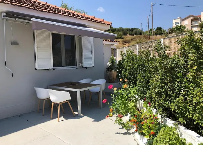 Landhuis Modern 10mins From The Agia Eirini