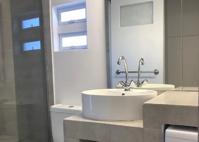 Modern 10mins From The *