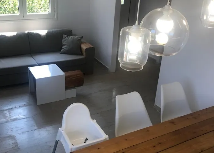 Modern 10mins From The * Agia Eirini