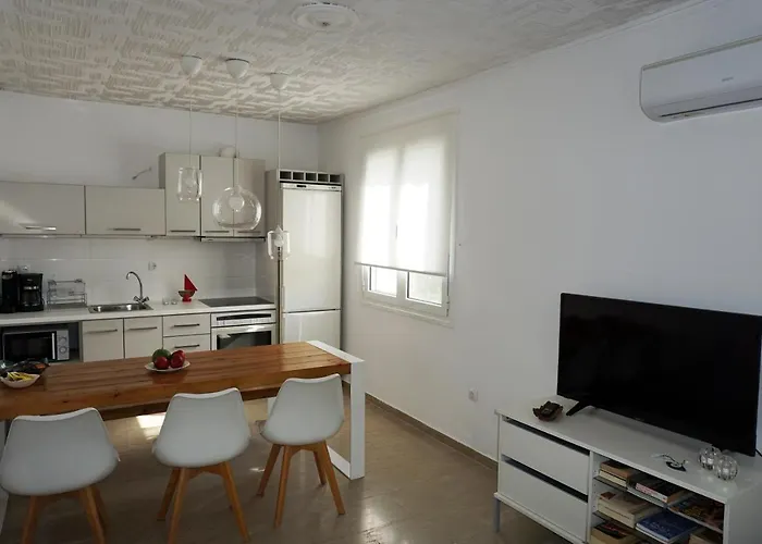 Landhuis Modern 10mins From The Agia Eirini