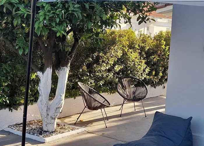 Modern 10mins From The Landhuis *