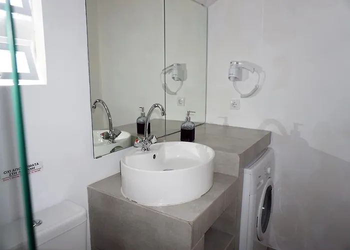 Modern 10mins From The *