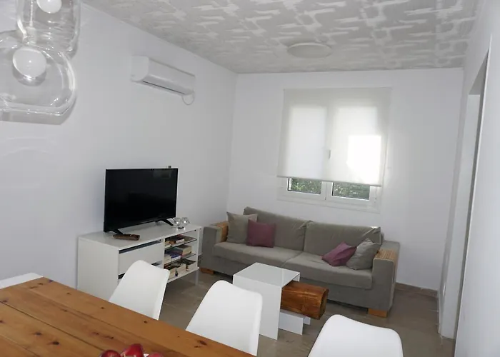 Modern 10mins From The