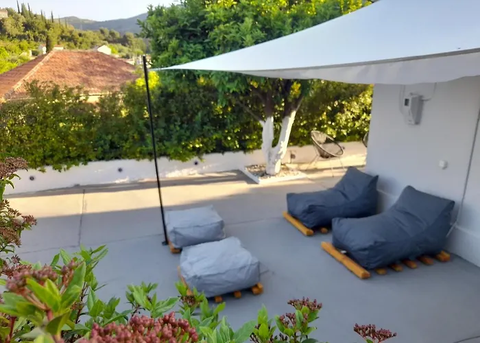 Modern 10mins From The * Agia Eirini